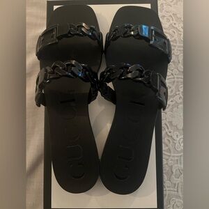 GUCCI- Rubber Chain-Link Accents slides